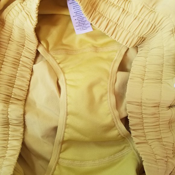 NWT Lululemon Hotty Hot Short 4" Long Soleil 10 - Picture 4 of 8